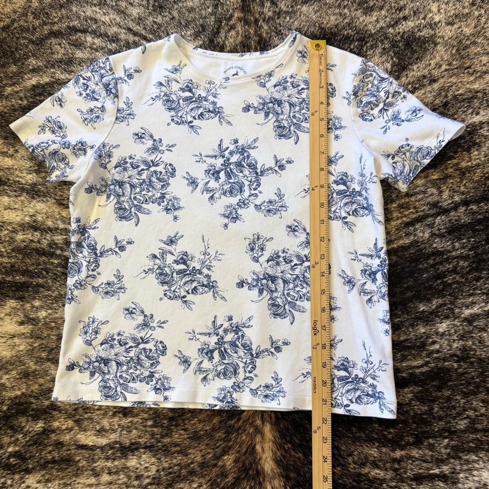 White Stag Women’s Blue & White Cotton Floral Short Sleeve Shirt, Size Medium - Picture 8 of 9